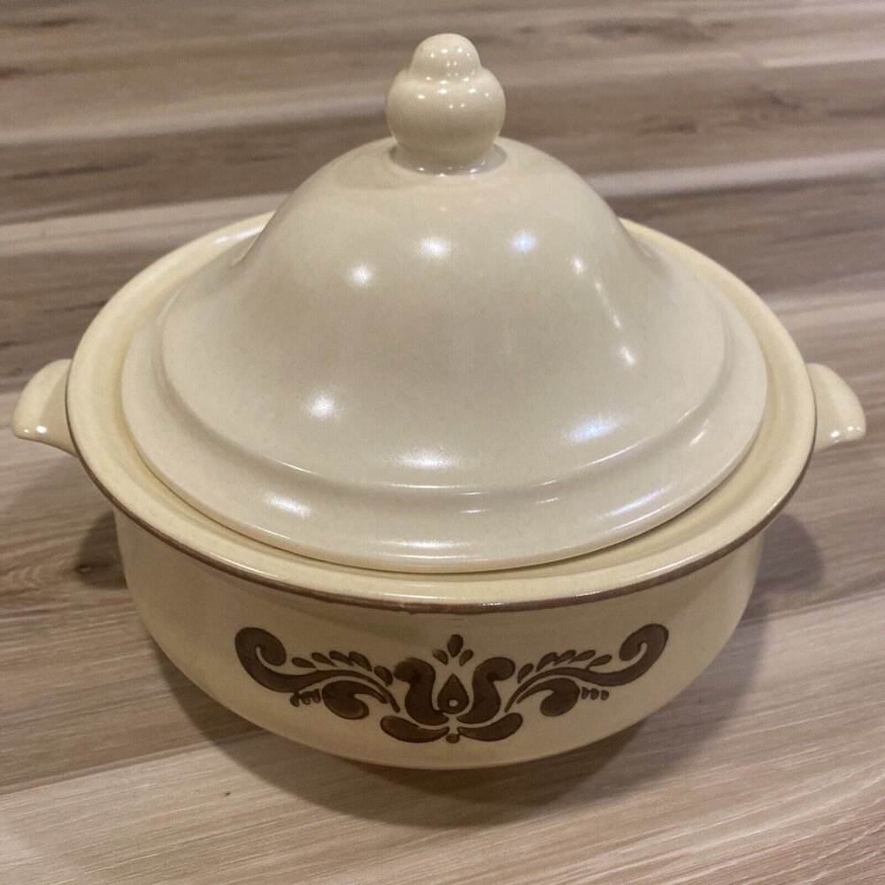 Pfaltzgraff “Village” Casserole Dish With Cover 8.5” Vintage